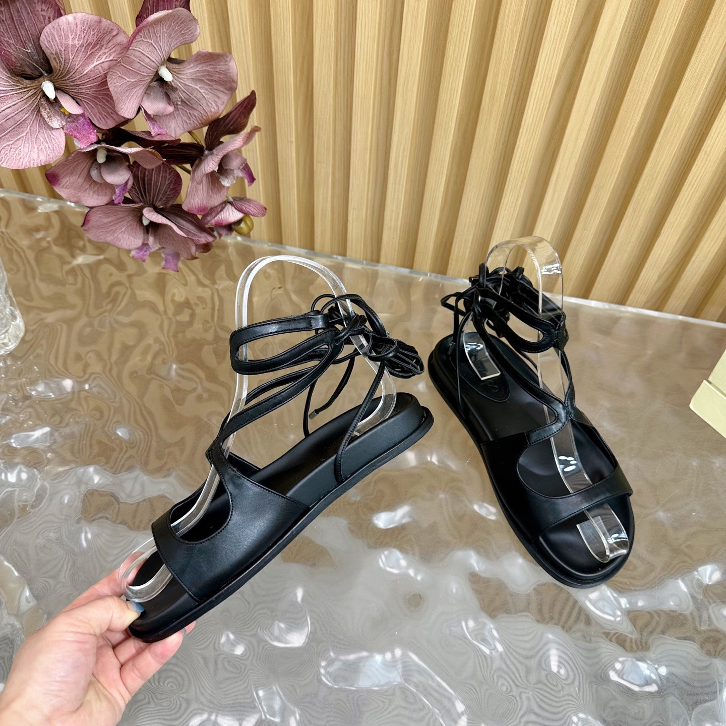 ua Ji*y Ch* sandals