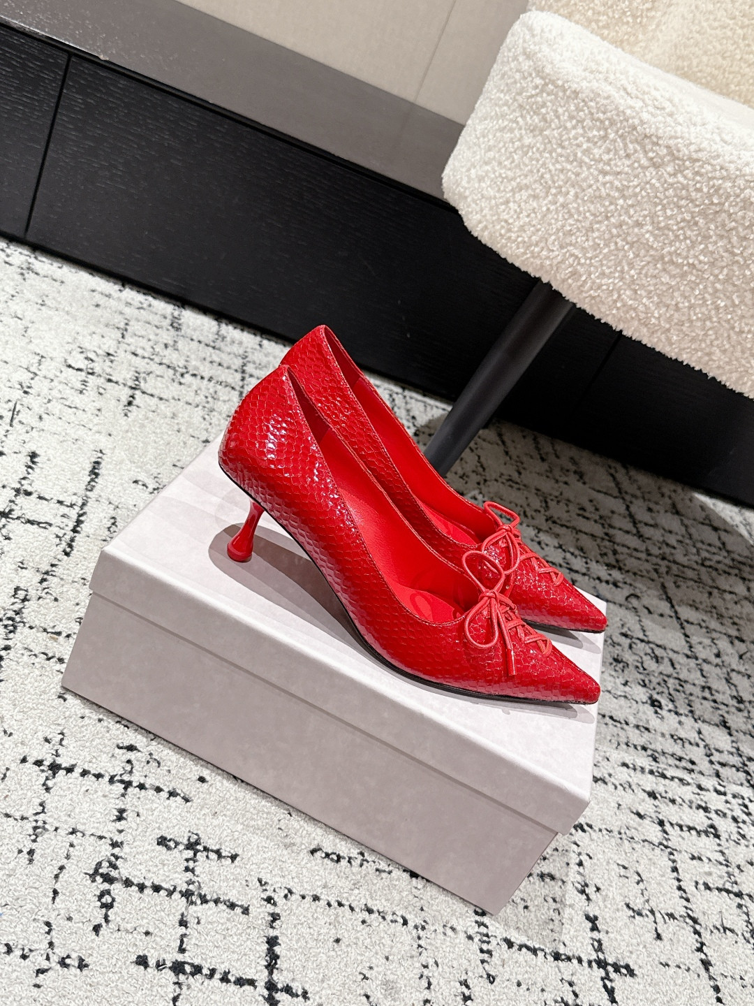 ua Ji*y Ch* scarlett pumps 5cm