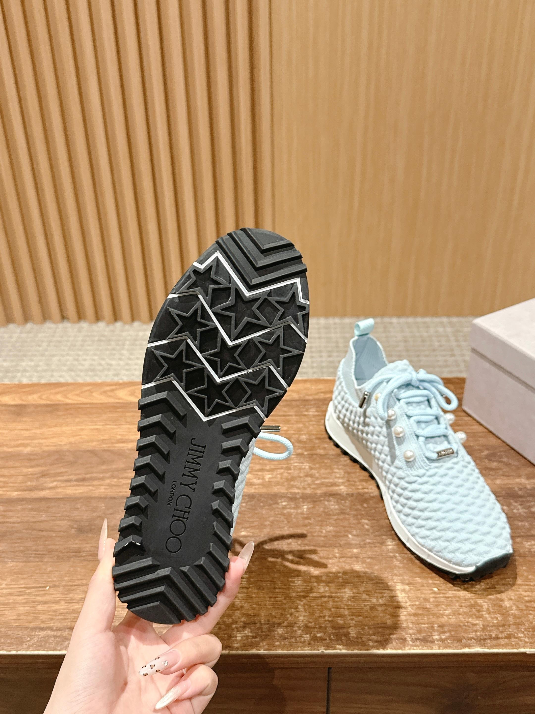 ua Ji*y Ch* casual sneakers