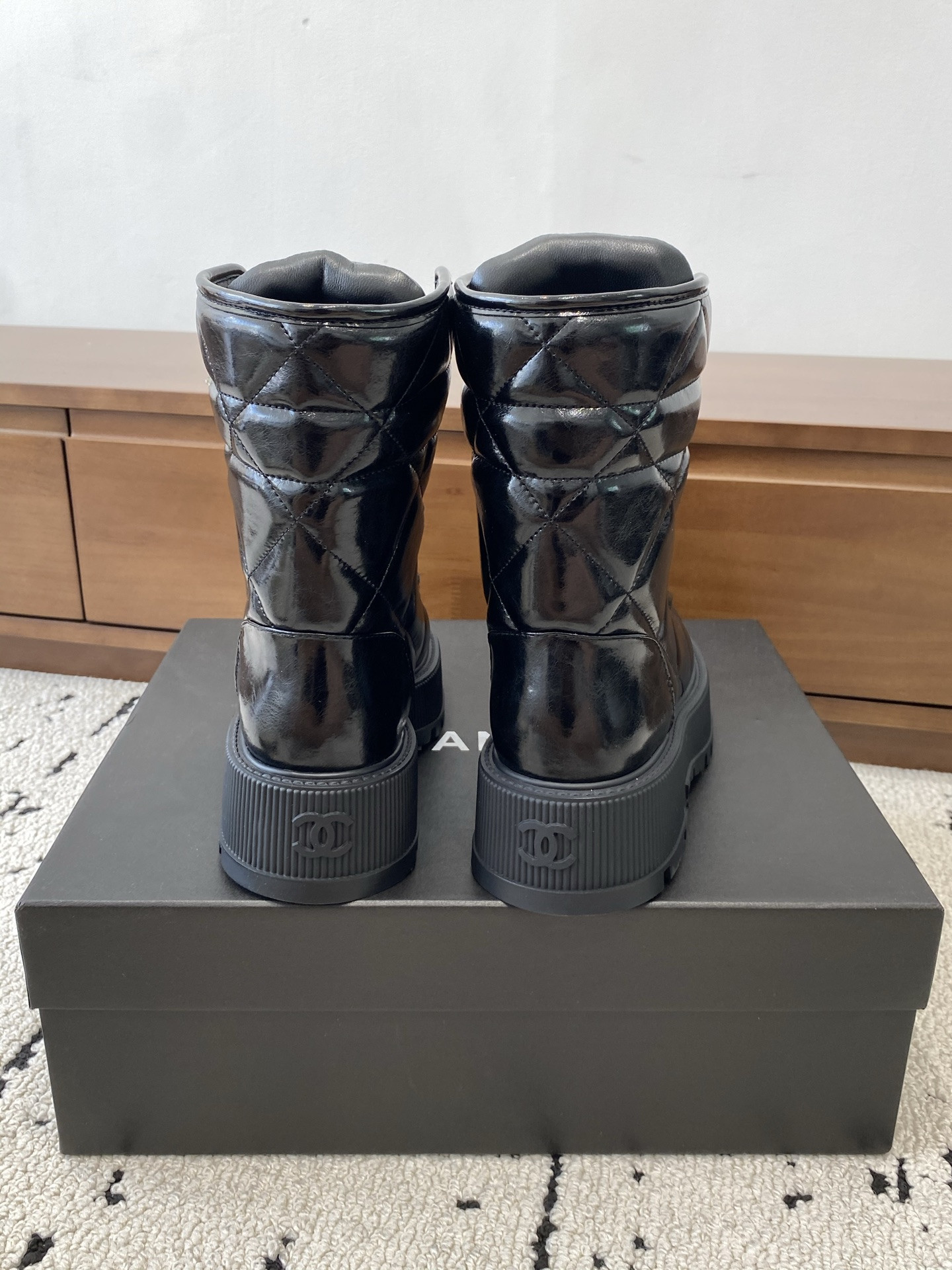 ua Ch*el boots