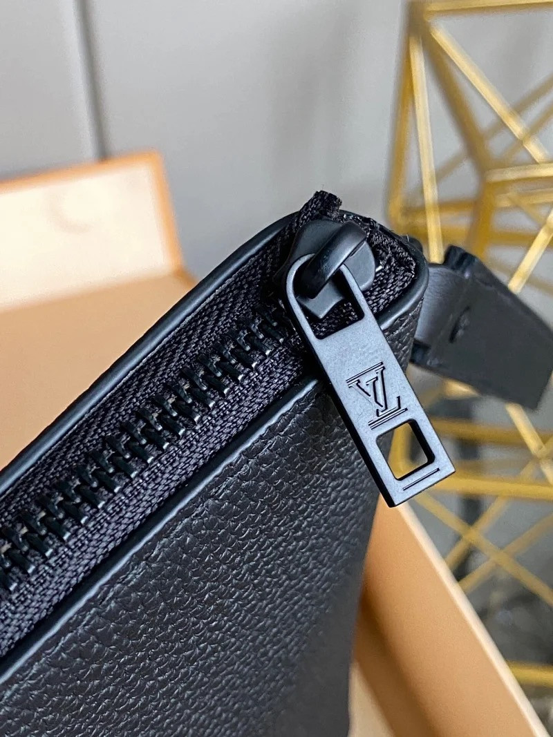 LV IPAD M69837